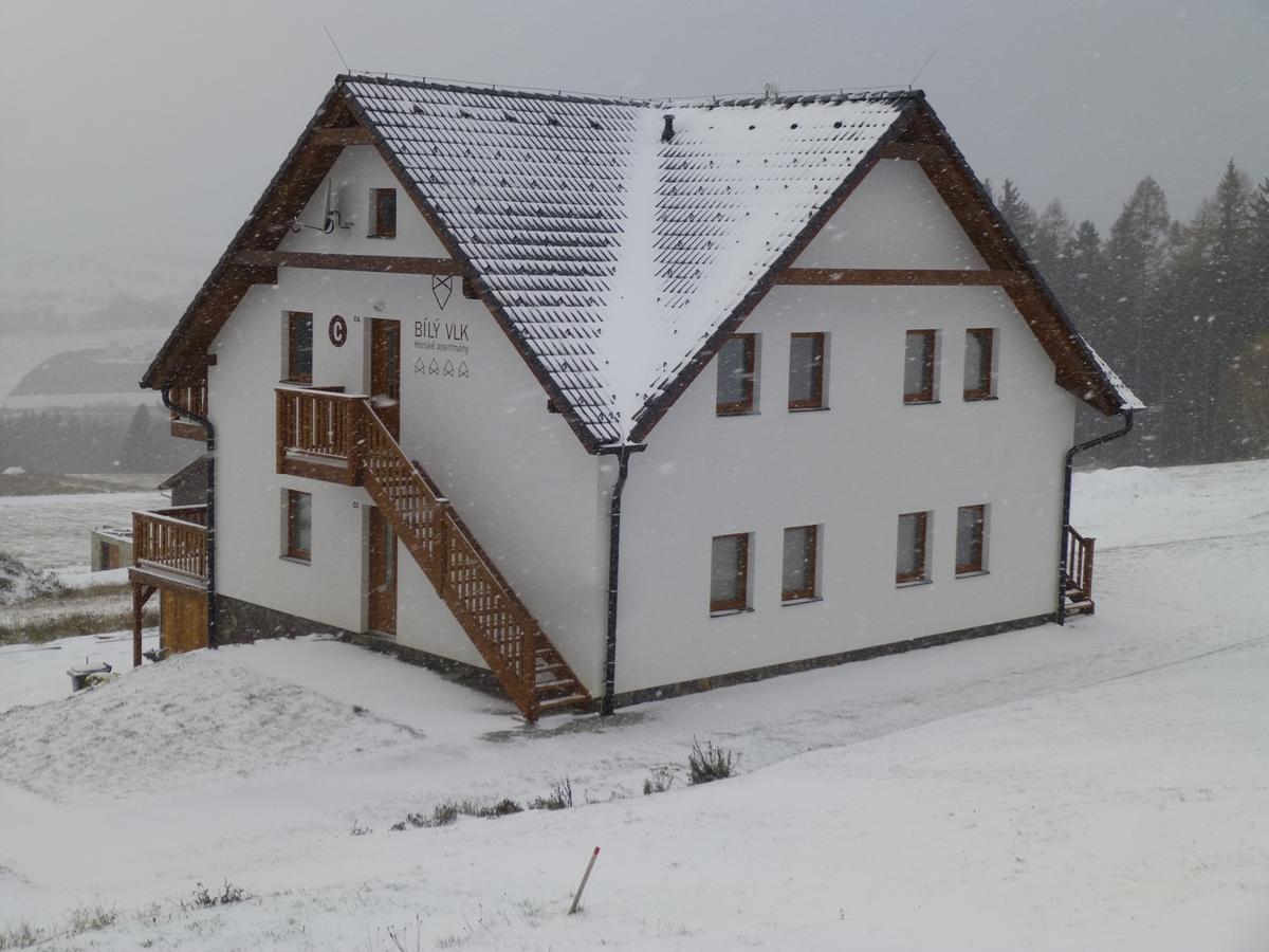 Horske Apartmany Bily Vlk Vaclavov u Bruntalu Exteriör bild