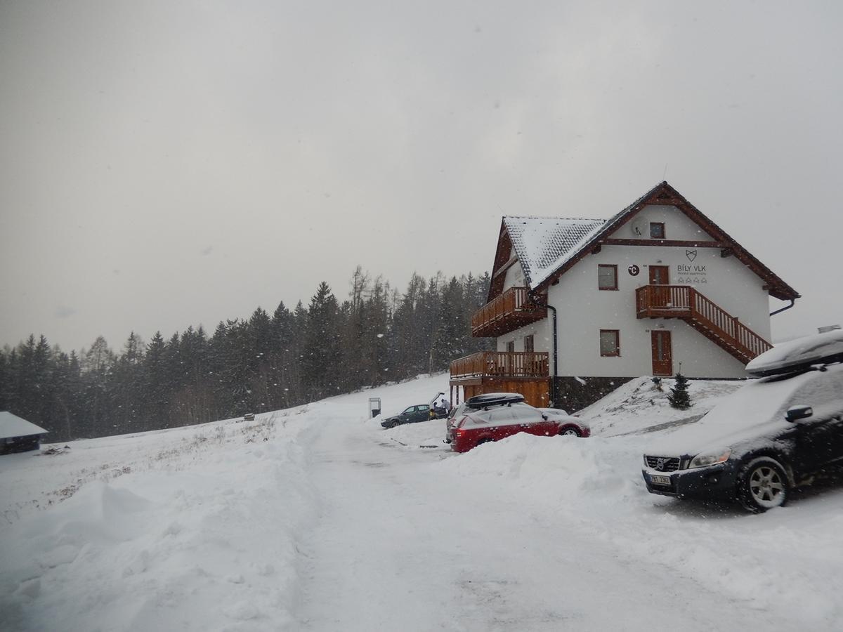 Horske Apartmany Bily Vlk Vaclavov u Bruntalu Exteriör bild