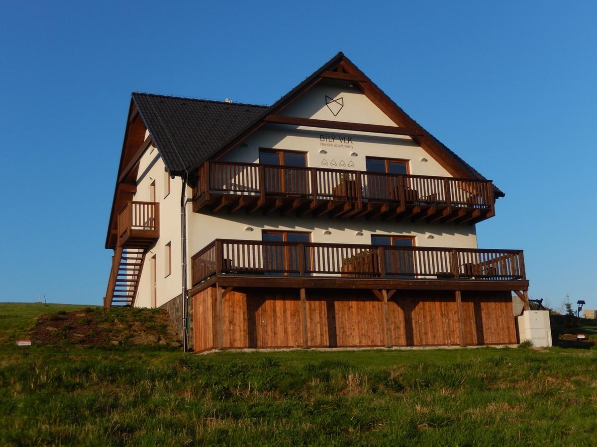 Horske Apartmany Bily Vlk Vaclavov u Bruntalu Exteriör bild
